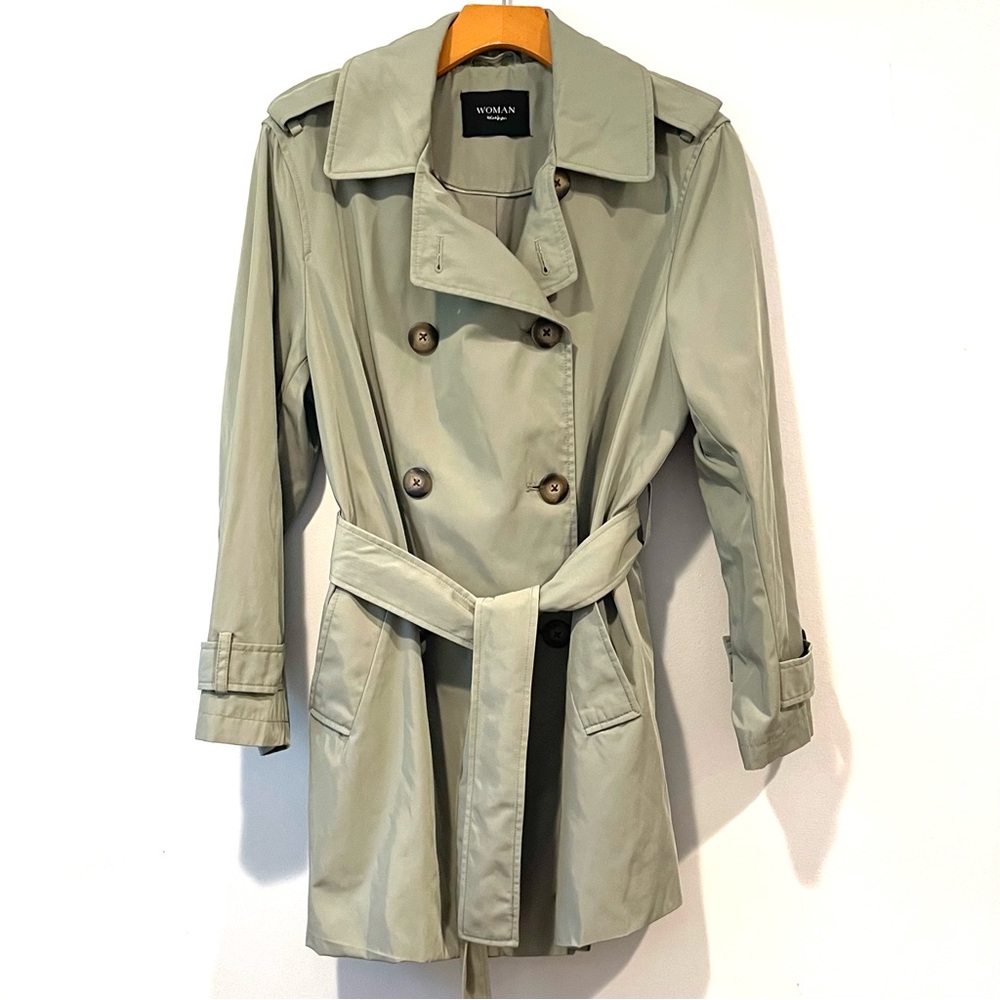 Trench coat, NWOT, double breasted, belt, Medium, light green, pockets,